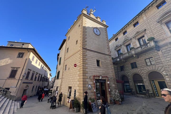 Montepulciano Private Walking Tour with Wine Tasting