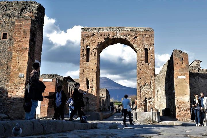 Pompeii Skip the Line – 2h All Inclusive Guided Tour (from Salerno)