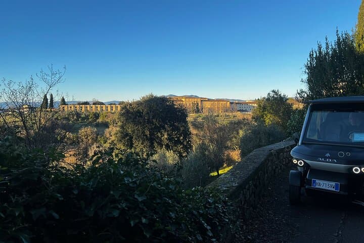 Florence Private Golf Cart Tour with Food Tasting & Michelangelo