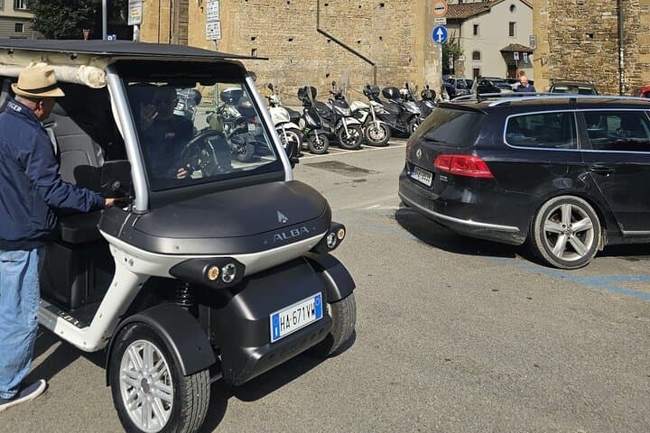 Florence Private Golf Cart Tour with Food Tasting & Michelangelo