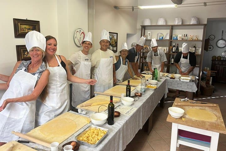 Authentic Pasta Making Class with a Local Nonna in Assisi
