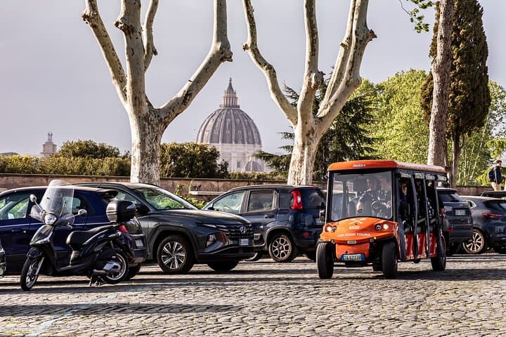 Rome VIP Food Tour by Golf Cart with Pasta and Gelato