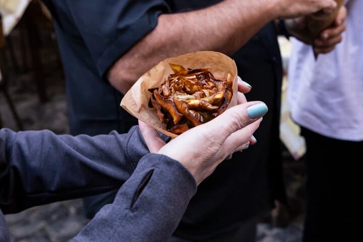 Rome VIP Food Tour by Golf Cart with Pasta and Gelato