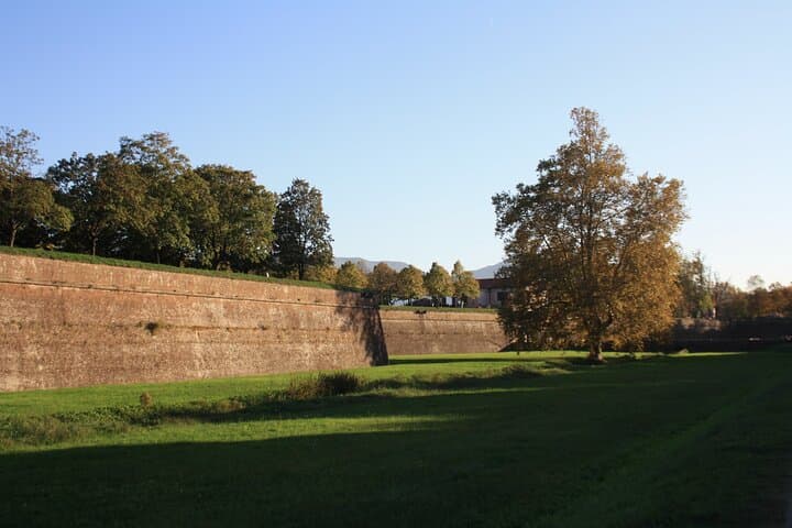 Early morning Lucca private walking tour