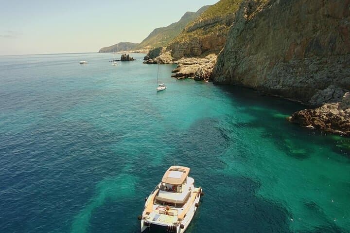 Favignana Egadi Islands Luxury Catamaran Tour with Lunch