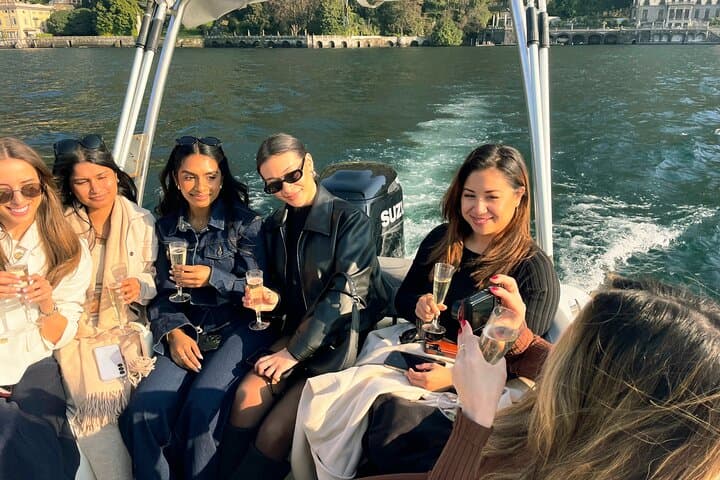 lake-como-boat-tour-onboard-experience