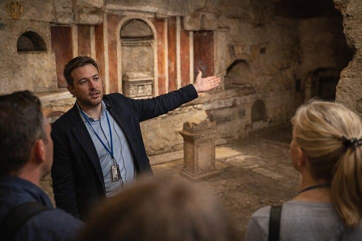 Vatican Catacombs and Basilica: St. Peter’s Tomb Underground Tour