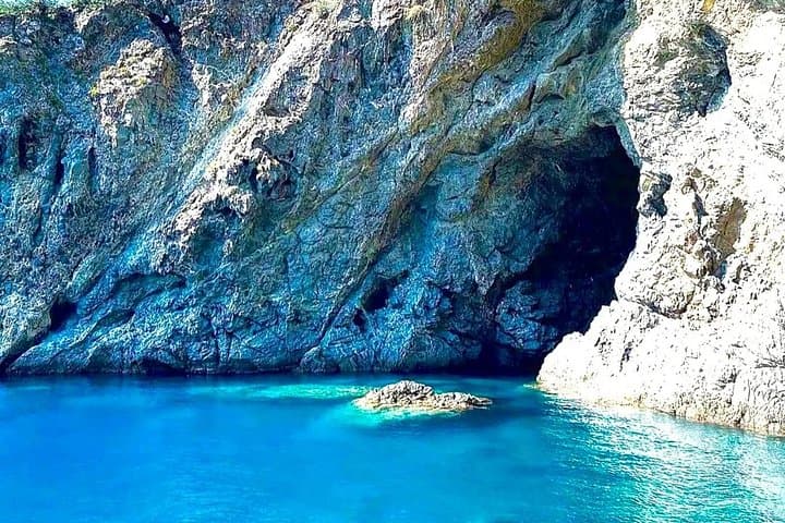 Scilla & Messina Coast: Private Boat Tour for Cruise Passengers