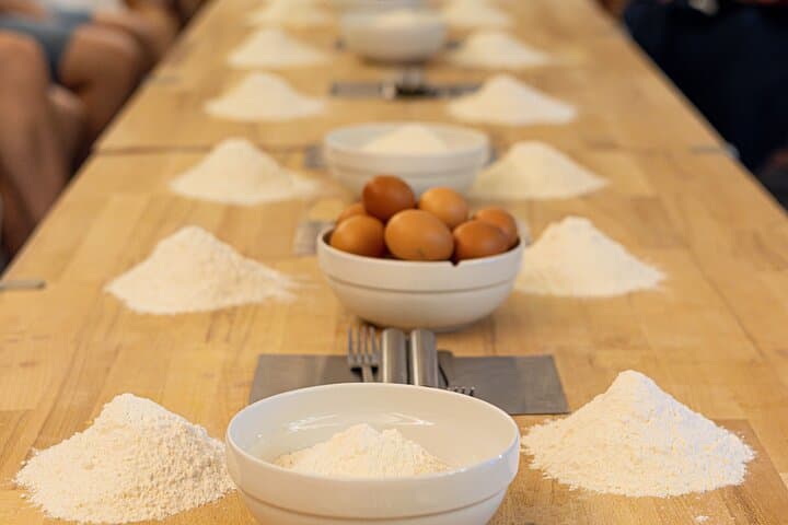 Florence: Tiramisu & Pasta Cooking Class with Unlimited Wine