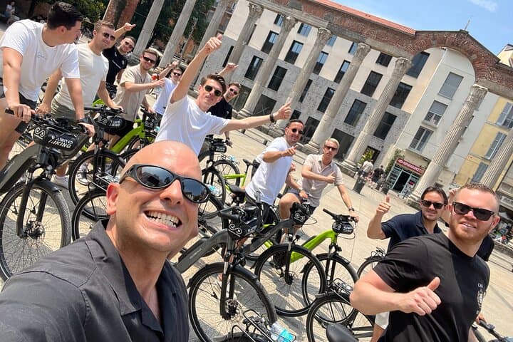 Small-Group Highlights of Milan Bike Tour