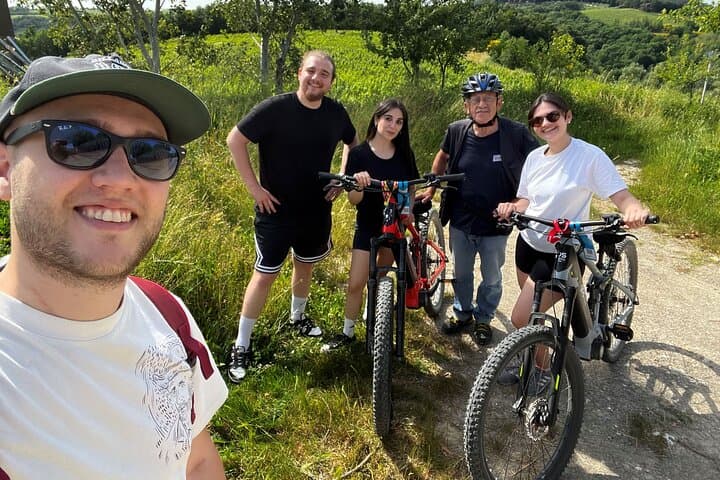 Tuscany Countryside in 2 Days on Horseback and E-Bike in Montepulciano