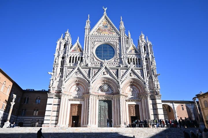 Private Siena & San Gimignano Day from Florence with Chauffeur