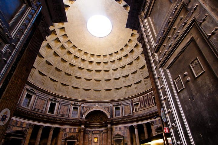 Trevi Fountain Private Tour at Vicus Caprarius and Pantheon