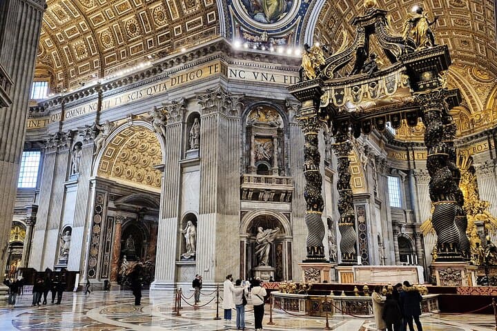 St Peter's Basilica Tour with Dome and Crypt (Papal Tomb)