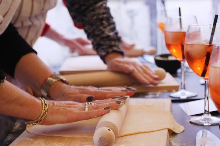 Rooftop Pasta and Cocktails Cooking Class in Rome