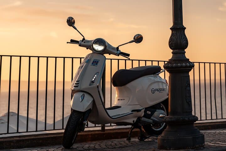 Scooter Rental Vespa Primavera 125cc from Sorrento