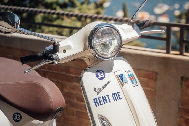 Scooter Rental Vespa Primavera 125cc from Sorrento
