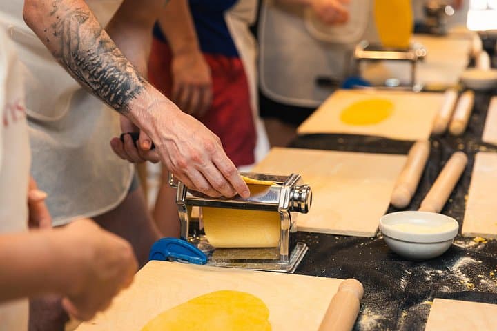 Rome Hands-On Pasta & Tiramisu Class near Vatican, Unlimited Wine