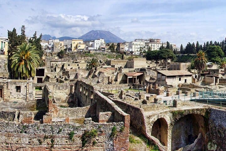 Pompeii, Herculaneum, Vesuvius Hike Small-Group Tour from Naples