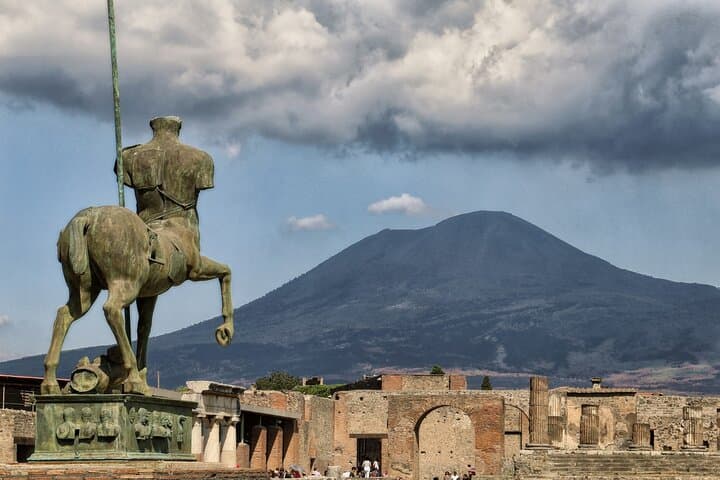 Pompeii, Herculaneum, Vesuvius Hike Small-Group Tour from Naples