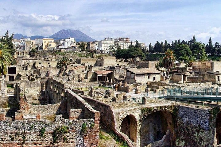 Sorrento: Pompeii, Herculaneum, Vesuvius Wine Tasting and Lunch