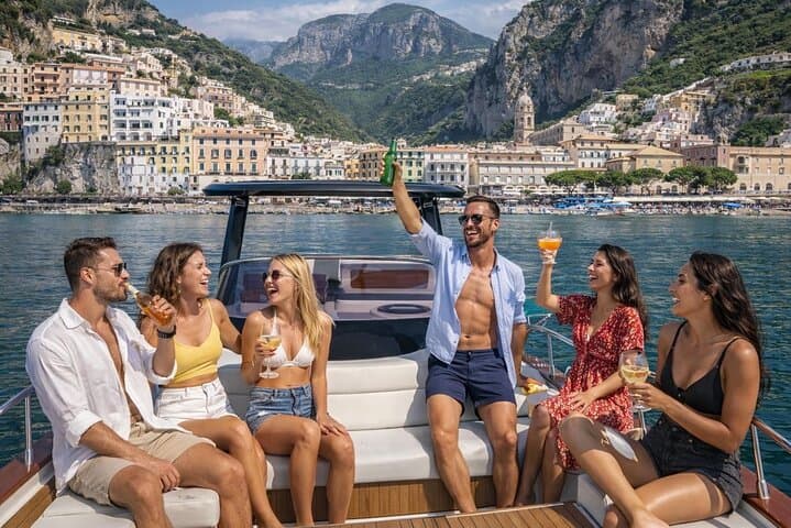 Luxury Amalfi Coast Boat Tour with Swim & Prosecco – Small Group