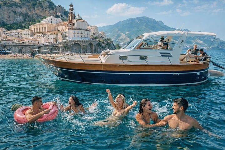 Luxury Amalfi Coast Boat Tour with Swim & Prosecco – Small Group