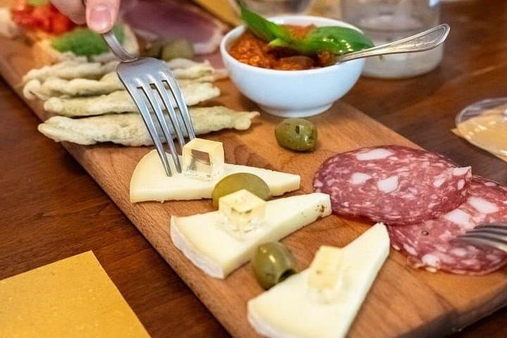 Tuscany Winery Hopping Tour with Lunch & Tastings at 2 Vineyards