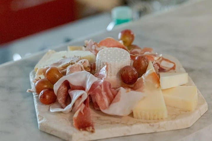 Frascati Wine Tasting Experience with Food Pairing