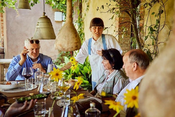 Cooking class at the farm in Tuscany