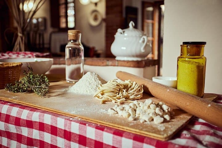 Cooking class at the farm in Tuscany