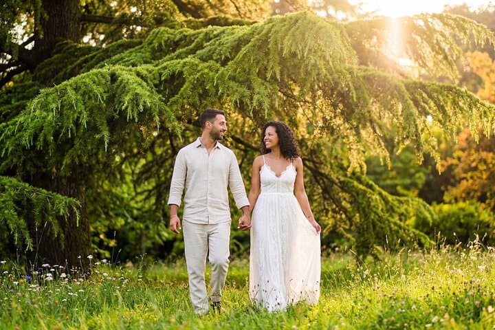 Couples Photography on Lake Como for Travellers in Love