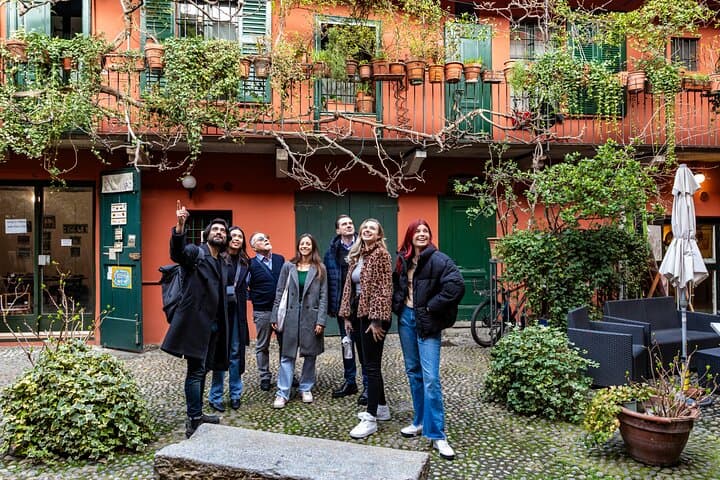 Milan Navigli Food and Drinks Tour with Aperitivo