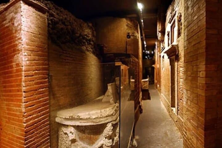 Scavi (excavations) St. Peter's Tomb and St. Peters Basilica