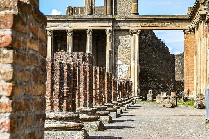 From Rome Pompeii and Coastal Day Tour by Minivan