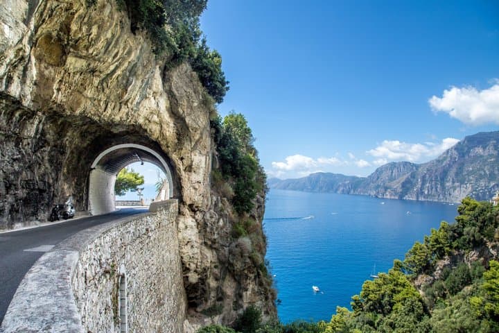 Tour from Rome to Amalfi Coast with a Guided tour in Pompeii