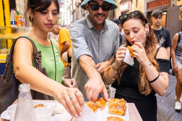 Naples Pizza & Drinks Tour: A Slice of Naples with Eating Europe