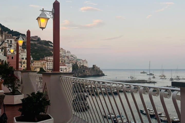 Private Transfer from Amalfi to Naples Airport ,Naples station
