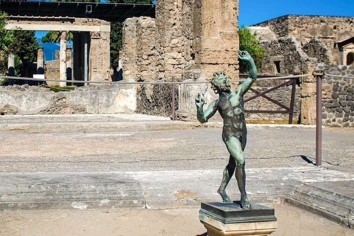 Day Trip from Rome to Pompeii & Amalfi Coast In semi private tour