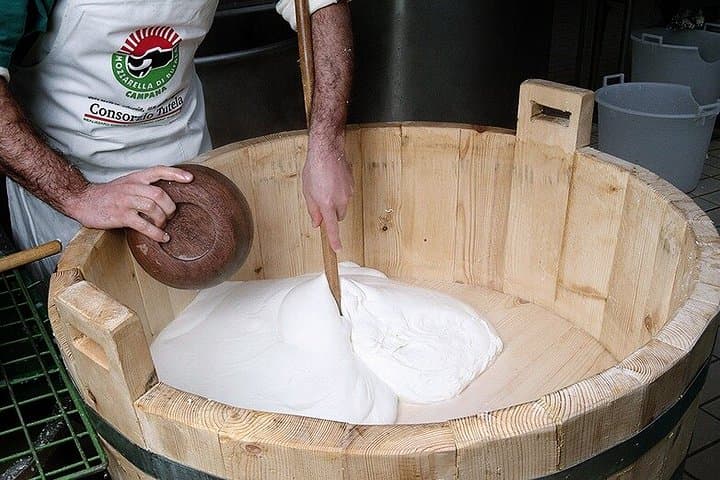 See a demonstration during a Mozzarella Live Show, where they show you how mozzarella is made, so taste it freshly made!