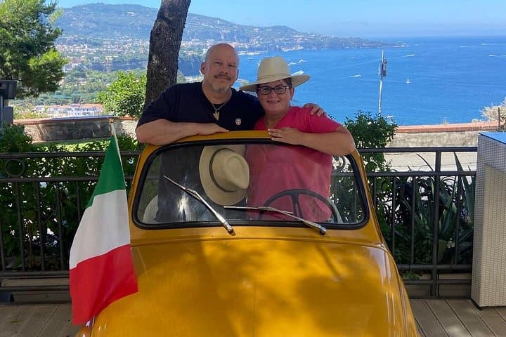 Transfer with stop in Pompeii from Naples to Amalfi Coast&Sorrento
