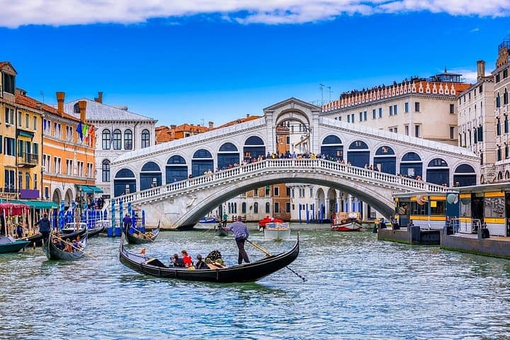 Venice Highlights Guided Walking Tour and Scenic Gondola Ride