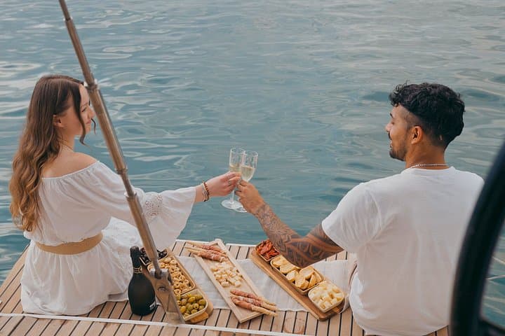 Private tour on sailing boat