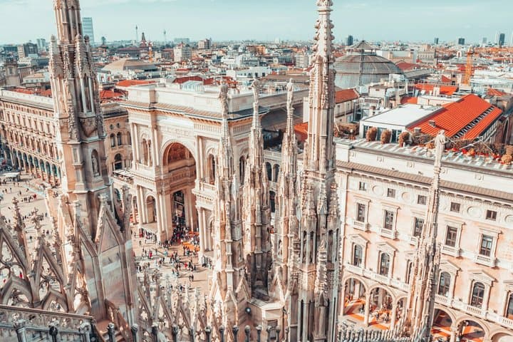 Milan Semi Private Tour with Duomo Skip-the-Line & Rooftop