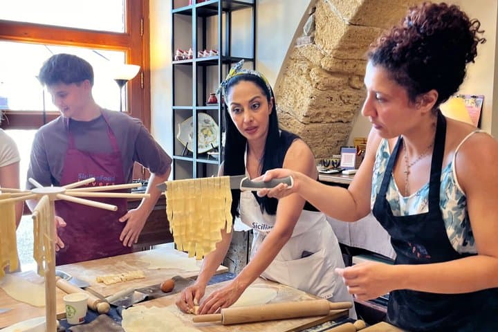 Sea Villa Cefalù: Hands-on 4-Course Pasta Cooking Class & Wine