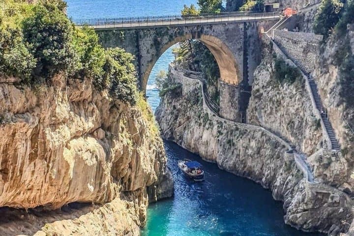 Small Group Tour by Boat in Amalfi Coast from Positano