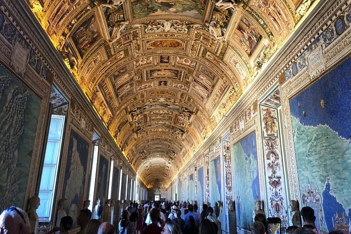 Explore Vatican Museums Sistine Chapel & St Peter BasilicaTour