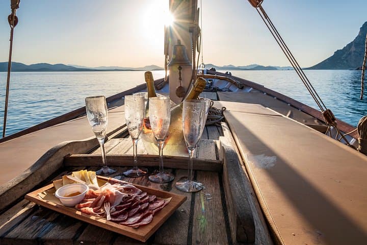 Sunset Tour on Vintage Sailing Ship to Tavolara.