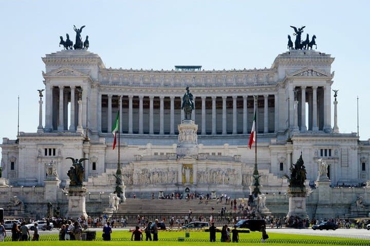 Rome: Colosseum, Forum, and Capitoline Hill Walking Tour