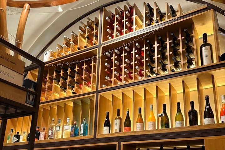 Wine and Food Tasting in Bari